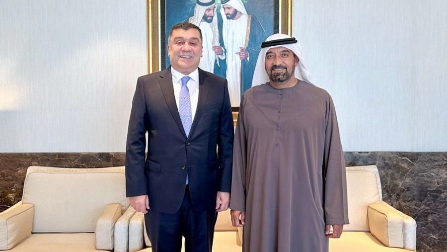 سمو الشيخ أحمد بن سعيد يبحث تعزيز سبل التعاون مع رئيس طيران الشرق الأوسط