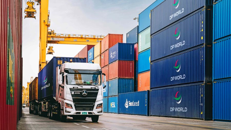 موانئ دبي العالمية توسّع عمليات الشحن المستدامة بالشراكة مع "إينرايد"
