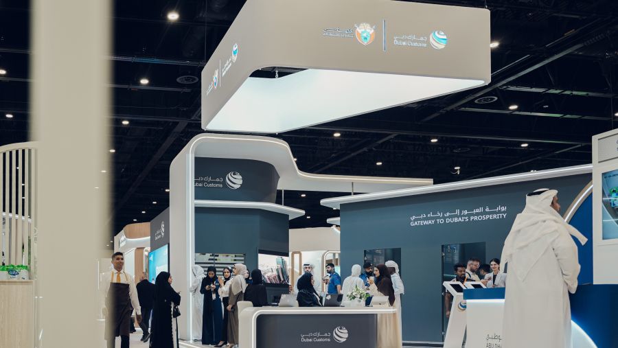 جمارك دبي تشارك في معرض الخدمة الوطنية للتوظيف.. واستعراض برامجها التدريبية والمنح الدراسية