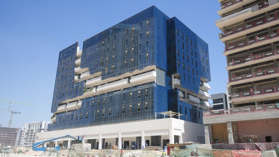 عزيزي للتطوير العقاري تُعلن عن إنجاز 94% من مشروع "أزور"