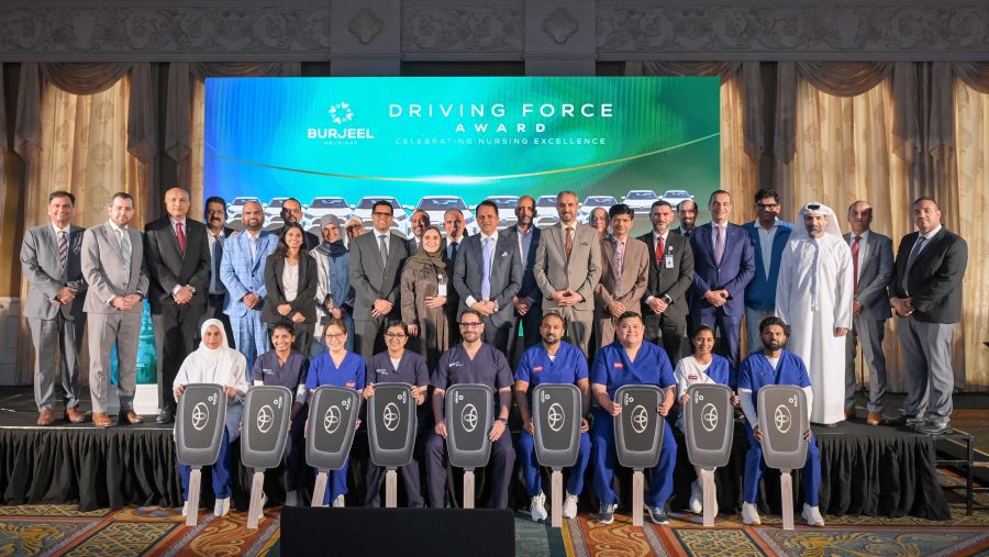 برجيل القابضة تفاجئ 10 ممرضين بسيارات جديدة كلياً بمناسبة اليوم العالمي للتمريض