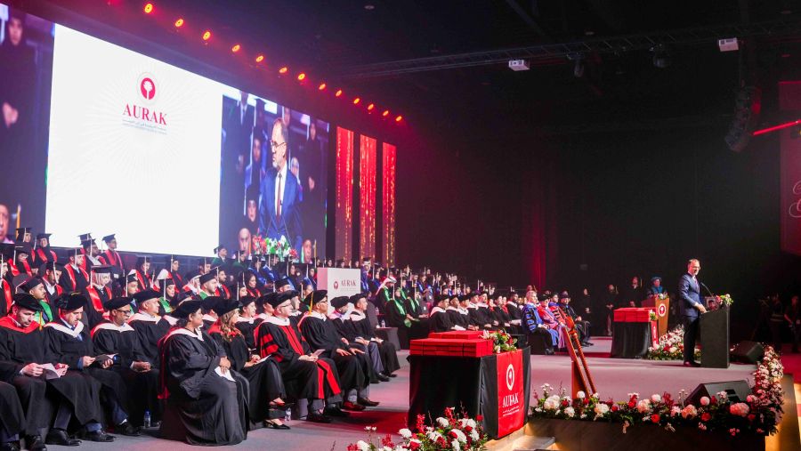 تخرج عدد قياسي من الخريجات من الجامعة الأمريكية في رأس الخيمة