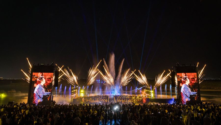 جزيرة ياس تحتفل بالإعلان عن خطط تطوير عالم ومنتجع ديزني الترفيهي في المنطقة بأكبر عرض طائرات الدرون وإضاءة معالم بارزة وعروض حية وألعاب نارية مبهرة