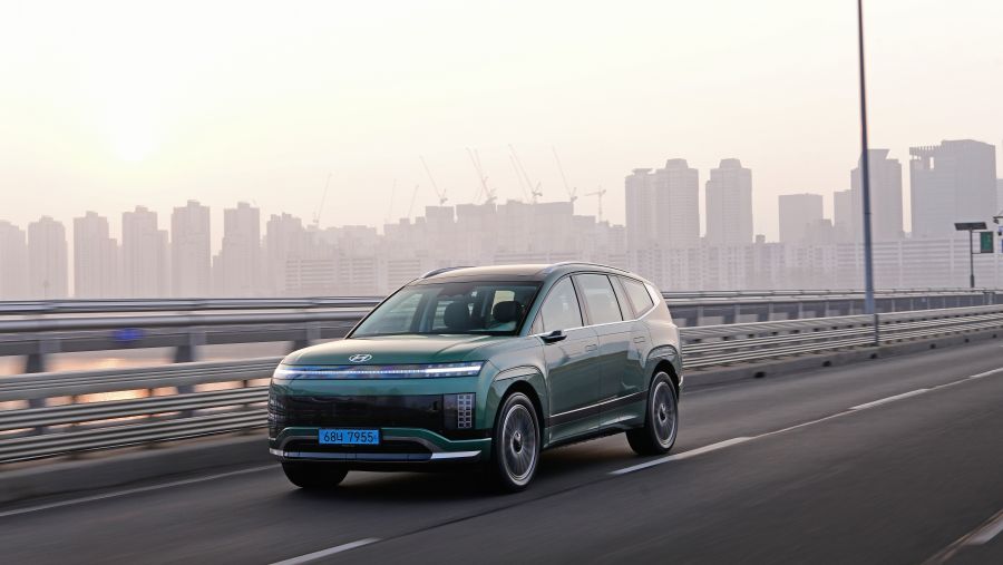 هيونداي أيونيك 9 تُصنّف كأفضل سيارة كهربائية بسبعة مقاعد في جوائز توب جير للسيارات الكهربائية لعام 2025