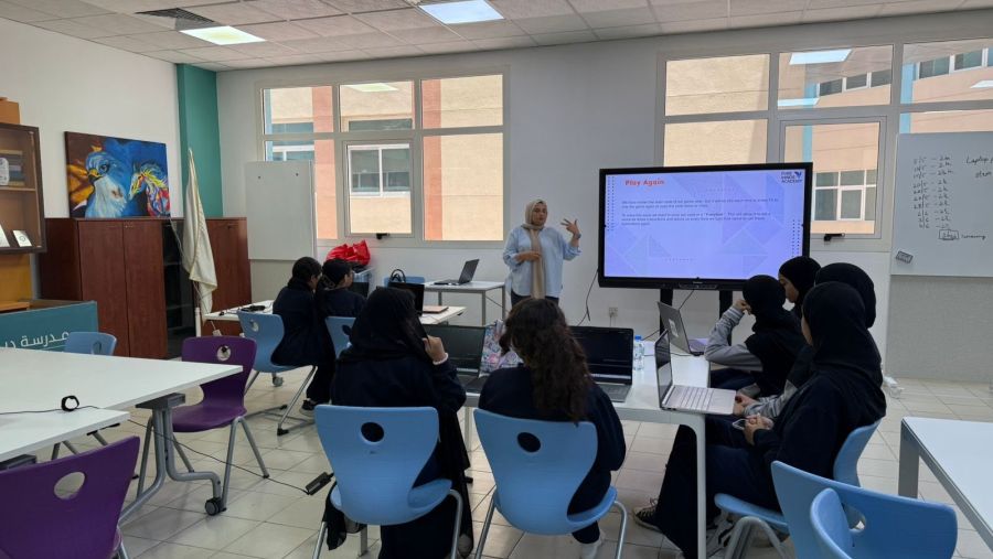 "بوينج" وأكاديمية "بيور مايندز" ومدرسة دبي للتربية الحديثة يُعلنون عن برنامج مستدام لتعزيز مهارات الترميز في الإمارات