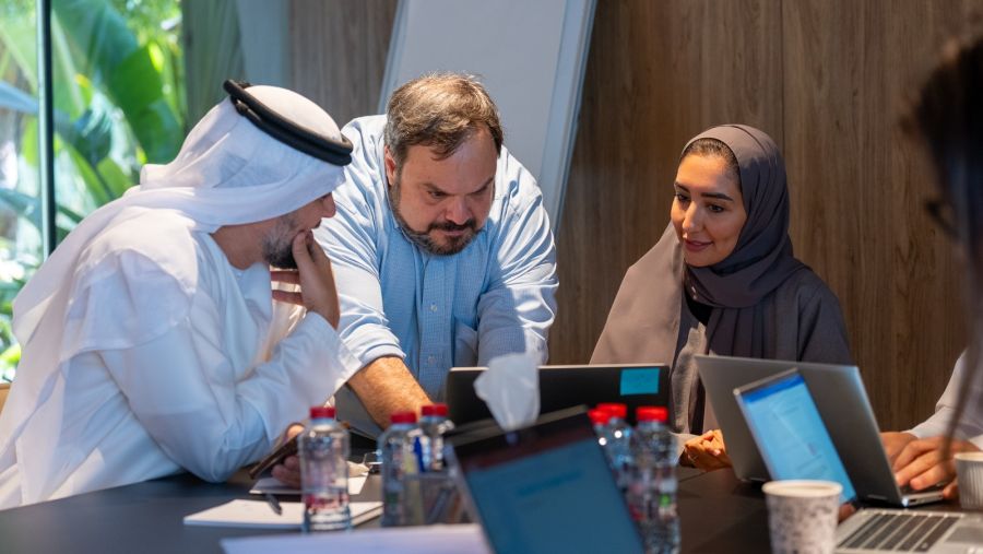 أكاديمية دبي للمستقبل تطلق 5 برامج تدريبية جديدة حتى نهاية 2025