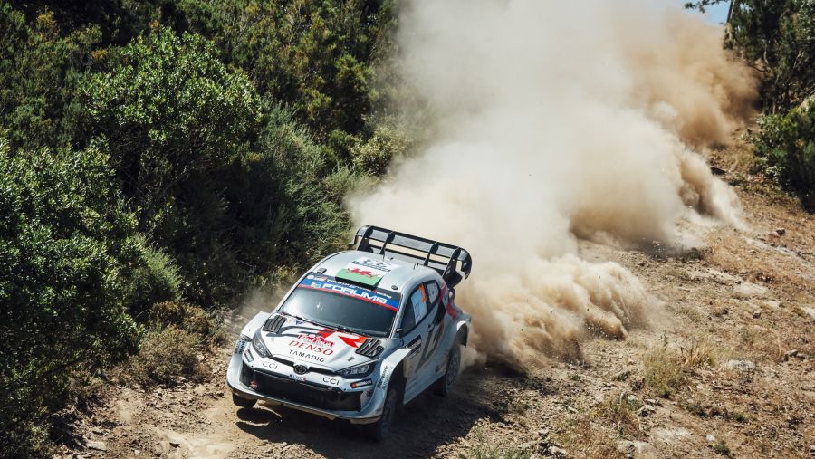 فريق تويوتا جازو للسباقات يُتوّج بالمركزين الأول والثالث في رالي سردينيا إيطاليا
