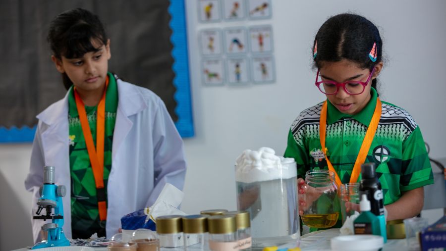 صيف حافل بالتعلم والمرح للطلاب في "مخيمنا" التابع لمؤسسة قطر ‎