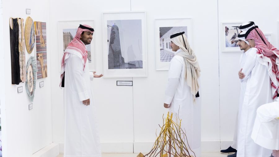 طلاب أكاديمية قطر – الخور يعرضون أعمالهم الفنية خارج أسوار المدرسة