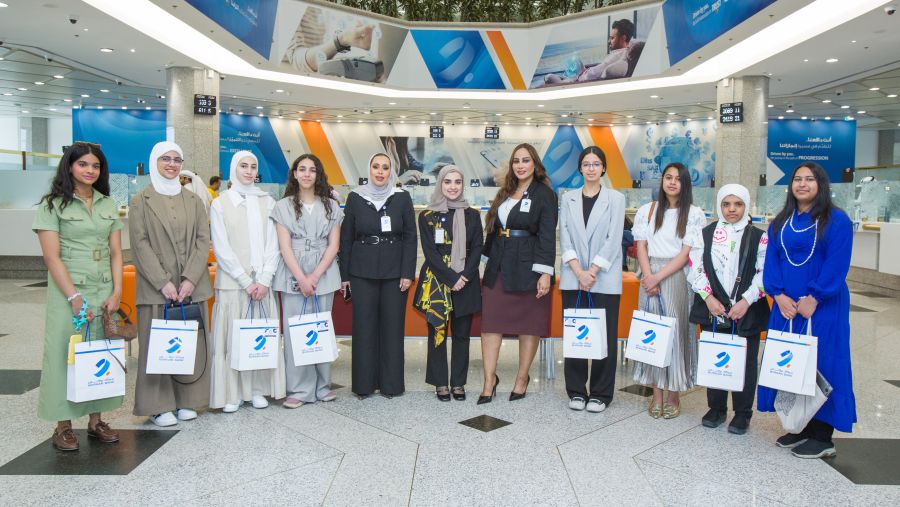 بنك برقان ينظّم زيارة ميدانية لطالبات "Academy X" لمقره الرئيسي  بالتعاون مع أكاديمية CODED