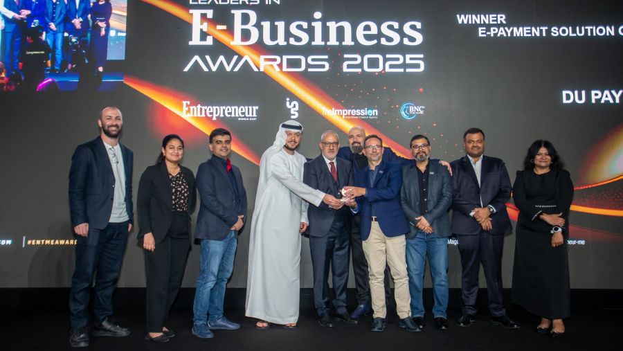 "du Pay" تحصد جائزة "أفضل حلول للدفع الإلكتروني للعام 2025" 