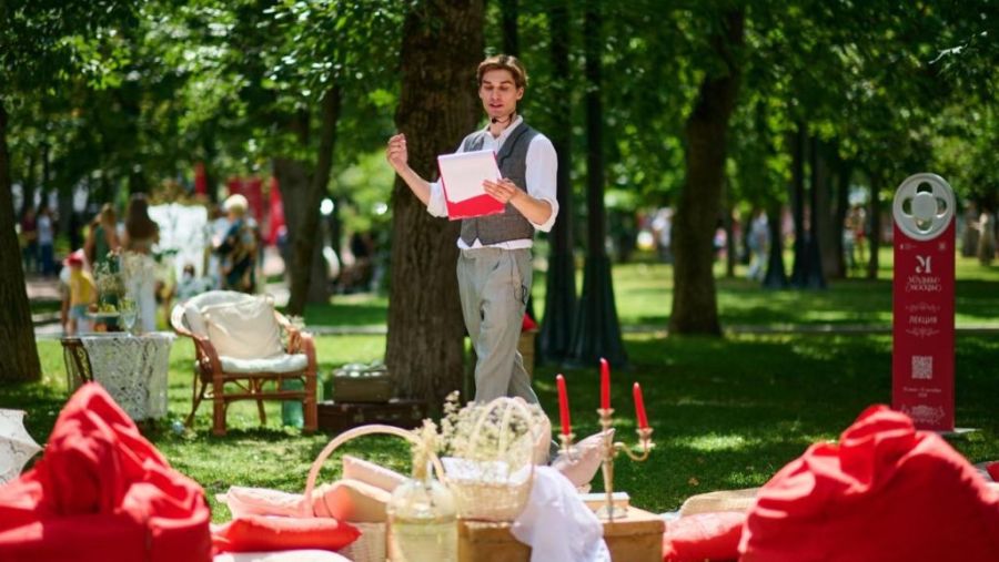 تُرحّب موسكو بضيوفها من الشرق الأوسط في صيفٍ ثقافيّ احتفاليّ فاخر