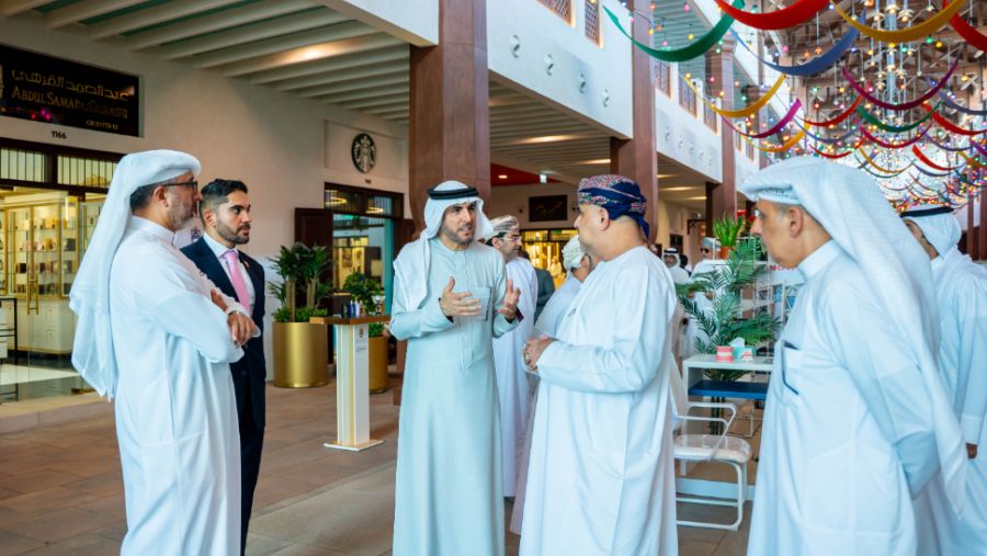 زيارة رسمية تعكس عمق التعاون: وزير الإسكان العُماني في جولة ميدانية شاملة بمدينة ديار المحرق