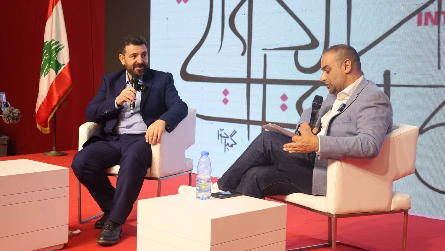 دار نشر الجامعة الأميركيّة في بيروت تستضيف شارل الحايك في معرض بيروت العربيّ الدوليّ للكتاب: "كيف نُعيد التاريخ إلى الجمهور؟"