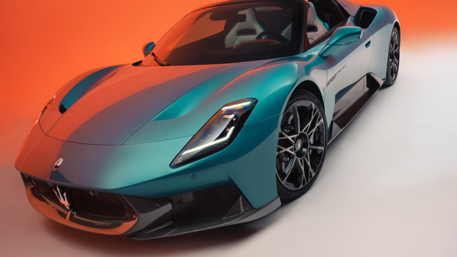 سيارة مازيراتي MCPURA تجسد جوهر الأداء العالي بظهورها الأول في مهرجان جودوود للسرعة