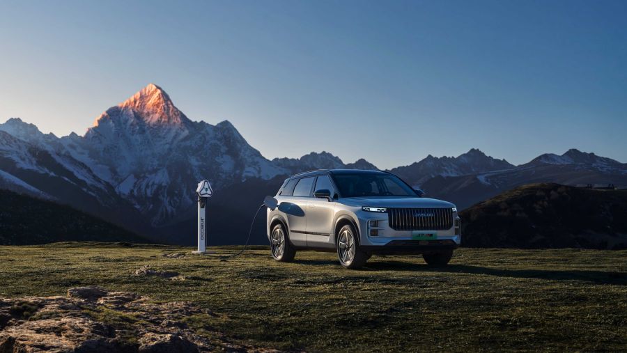 جايكو J7 SHS: سيارة دفع رباعي ذاتية الشحن ترتقي بمفهوم مدى القيادة الطويل إلى مستوى جديد