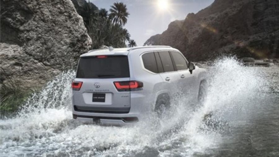 تويوتا تُدشن عصر السيارات الكهربائية للطرقات الوعرة وتطلق أول لاند كروزر هايبرد في الشرق الأوسط وقريبًا في الأردن