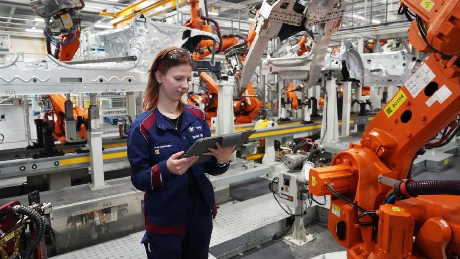 المساعد الرقمي الجديد Factory Genius المدعوم بالذكاء الاصطناعي وسيلة مبتكرة تسهم في صيانة معدّات التصنيع