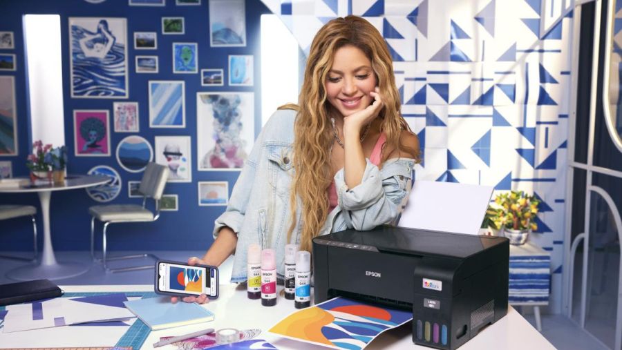 إبسون تبرم شراكة مع الأيقونة الفنية العالمية شاكيرا