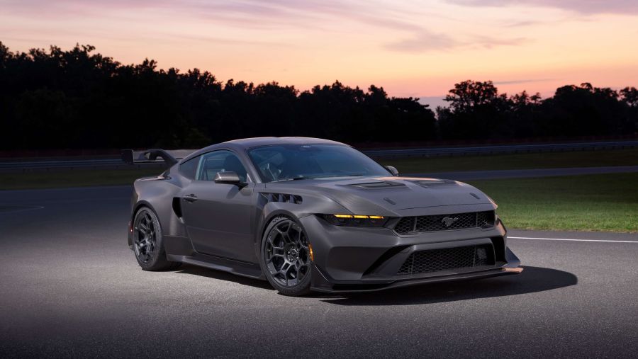 موستانج جي تي دي "ليكويد كاربون" تقدّم استعراضاً متكاملاً لتقنياتها الرفيعة وتصميمها الهيكلي المستوحى من عالم السباقات‎