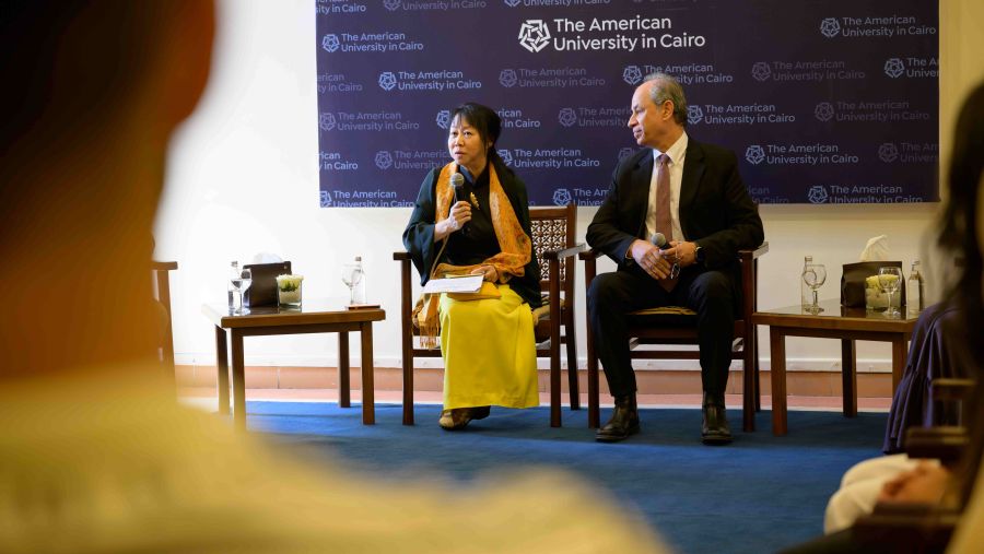 سيدة سنغافورة الأولى تزور حرم الجامعة الأمريكية بالقاهرة الجديدة 