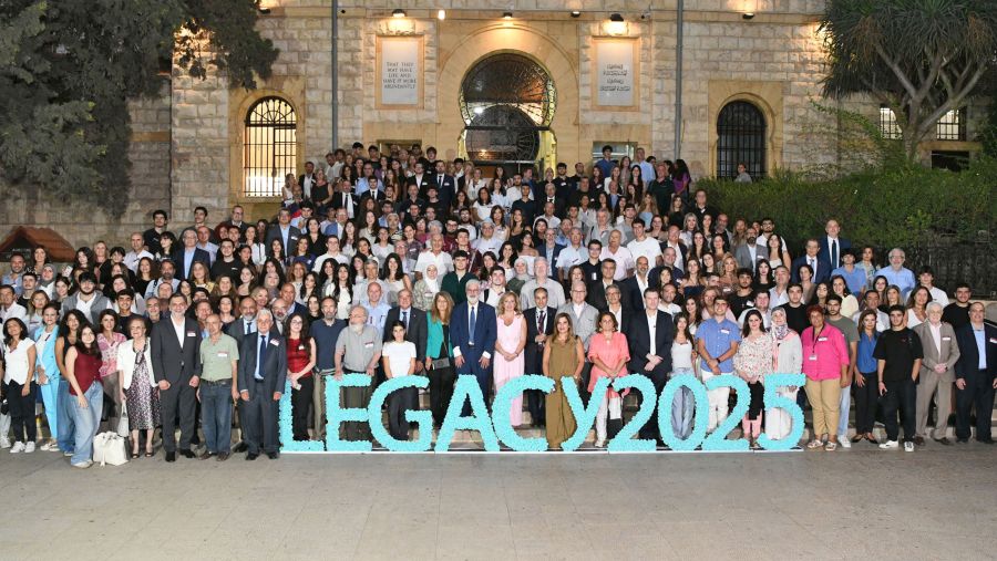 الجامعة الأميركية في بيروت تحتفل بالأجيال الجديدة وتكرّمها في احتفال الميراث الجامعي 2025