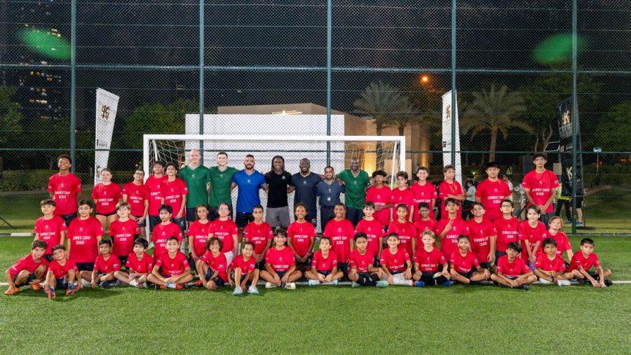 مركز دبي للسلع المتعددة وكلارنس سيدورف يطلقان نادي "إس كيه برفورمانس كلوب" لتطوير برامج كرة القدم للناشئين في أبراج بحيرات جميرا