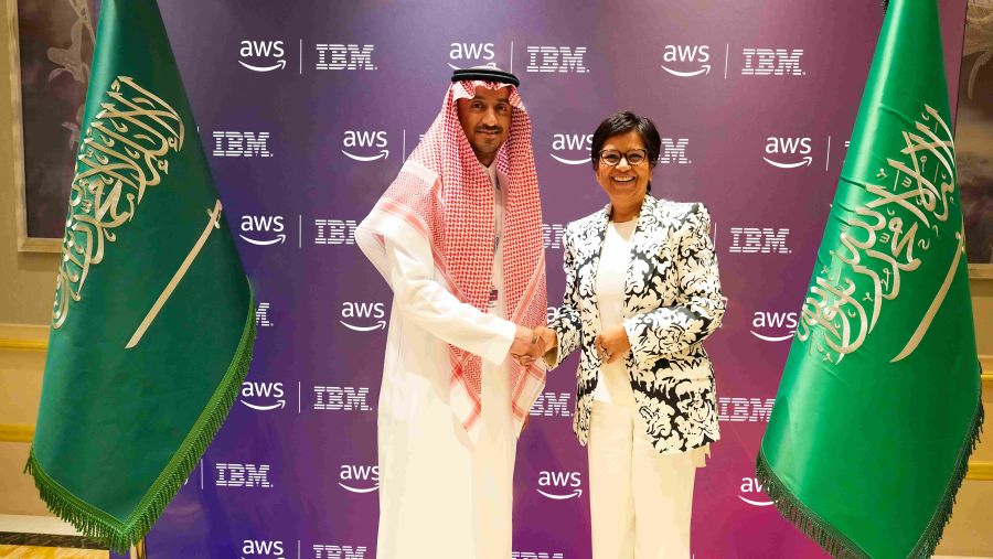 "IBM" تُعلن عن شراكتها مع أمازون ويب سيرفيسز "AWS" لتعزيز الابتكار وتوسيع تبني الحلول السحابية في الشرق الأوسط
