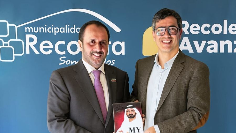 سعادة أحمد بن شعفار يلتقي رئيس بلدية ريكوليتا في تشيلي لتبادل المعارف وتعزيز التعاون في قطاع تبريد المناطق