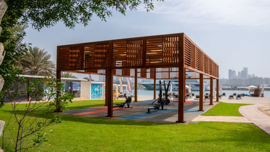 فندق وأجنحة ريكسوس النخلة دبي يقدّم باقةً من عروض اللياقة الاستثنائية في نادي إكسكلوسيف الرياضي