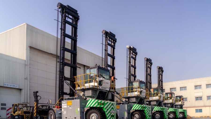 ميناء جبل علي يضاعف أسطوله الكهربائي 10 مرات ويُقلص الانبعاثات بأكثر من 10%