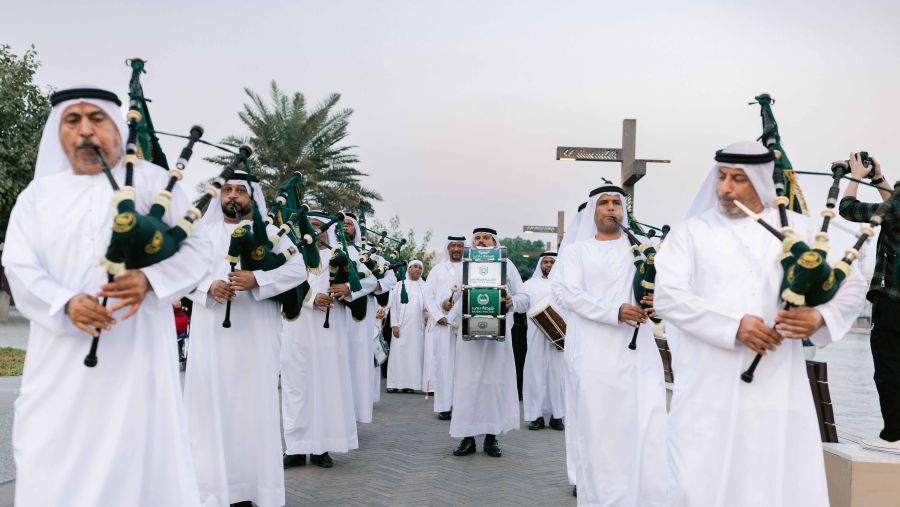 "دبي للثقافة" ونادي دبي لأصحاب الهمم ينظمان مسيرة توعوية دعماً للمكفوفين 