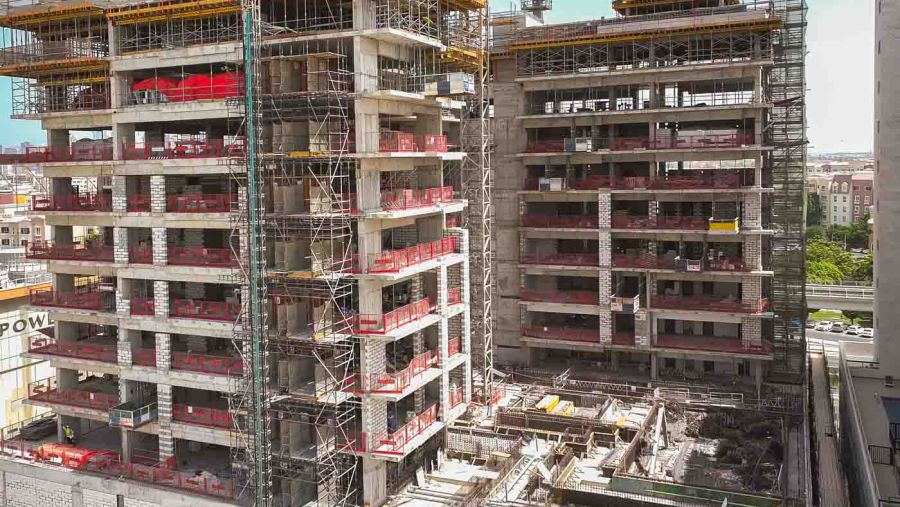 عزيزي للتطوير العقاري تُنجز 34% من مشروع "عزيزي زين"