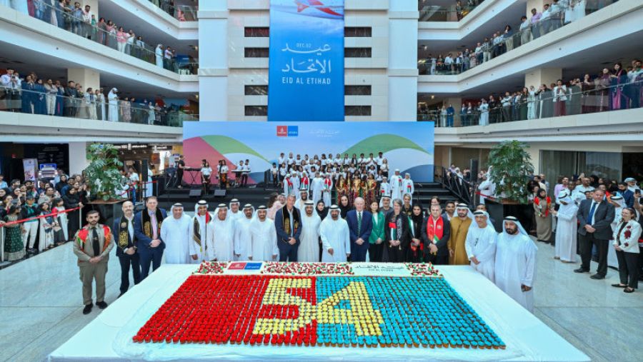 مجموعة الإمارات تحتفي بعيد الاتحاد الـ54 بأجواء مميّزة على الأرض وفي الأجواء