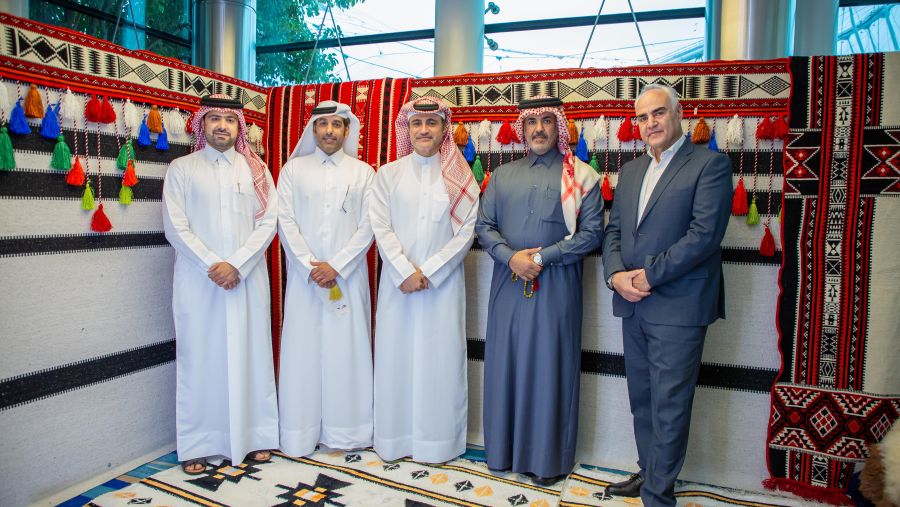 أساطير باريس سان جيرمان يشاركون إحتفالات سبيتار باليوم الوطني