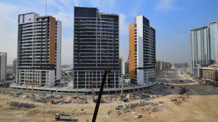 "عزيزي" تُنجز 94% من مشروع "ريفييرا بيتشفرونت 1"