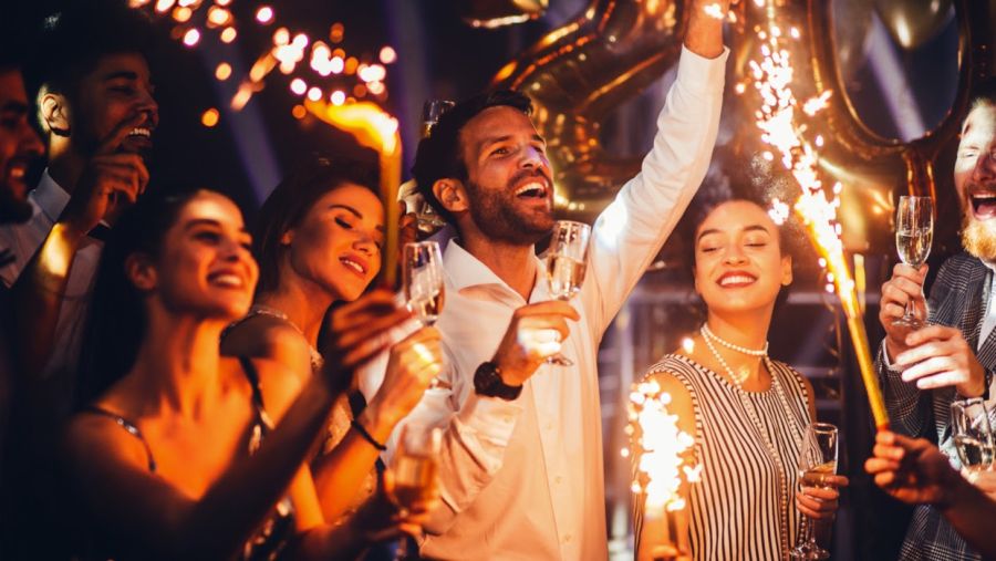 موفنبيك بر دبي يحتفي بموسم الأعياد بتجارب تجمع النكهة والفرح واللحظات العائلية