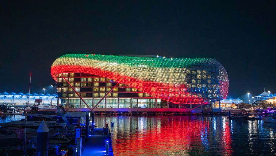 Yas Island Lights Up in Kuwaiti Flag Colors to Celebrate UAE-Kuwait Unity Week