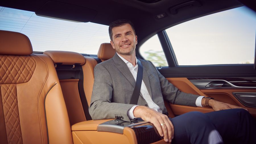 طيران الإمارات توسّع خدمة السيارة مع سائق في اليابان لتشمل مطاري ناريتا وكانساي