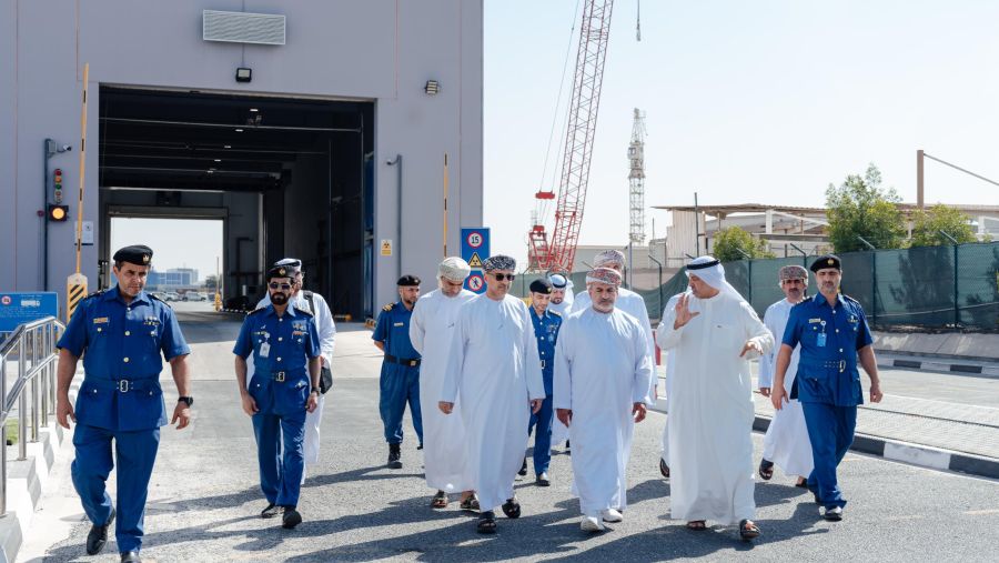 Dubai Customs discusses cooperation with senior Omani delegation