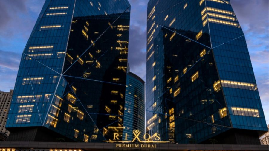فندق ريكسوس بريميوم دبي يحتفل بيوم الحب من خلال تجارب رومانسية استثنائية