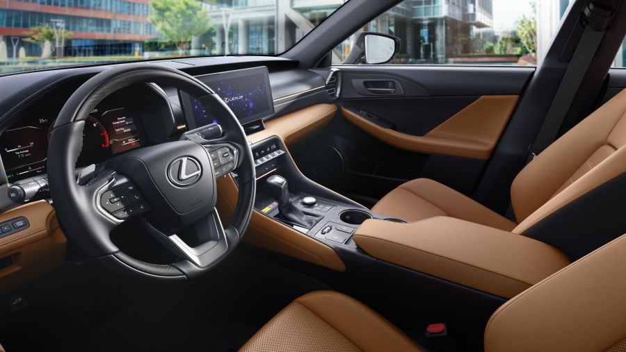 Lexus Debuts the New IS350 in the Middle East with Refined Performance and Design