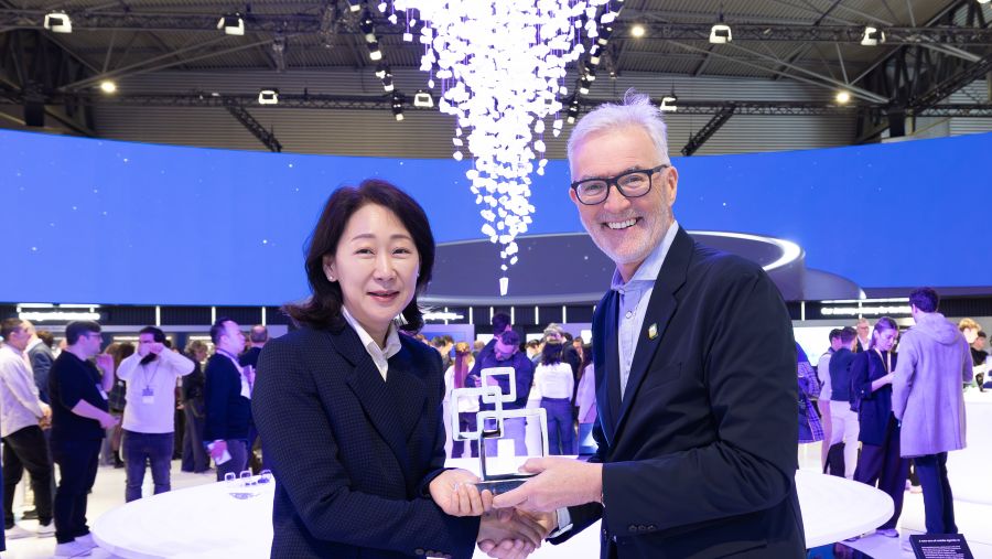 Samsung Galaxy S26 Ultra Awarded ‘Best in Show’ at the Global Mobile Awards at Mobile World Congress 2026