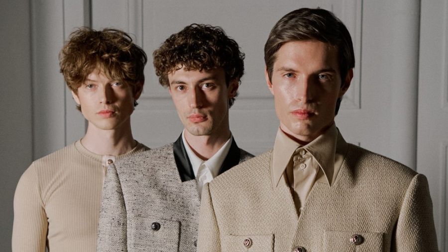 أسبوع الموضة في موسكو يسلط الضوء على الصيحات متعددة الثقافات والمصممين المستقلين