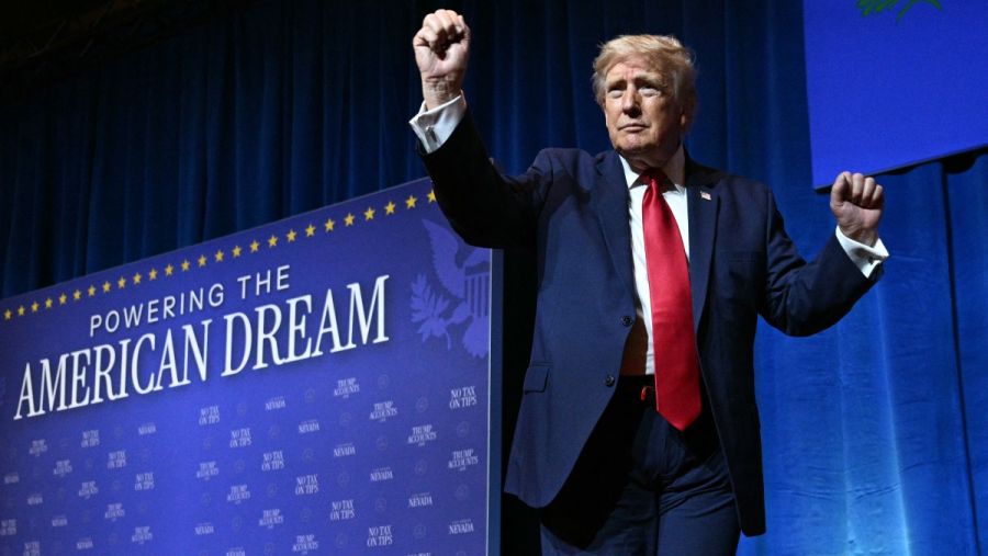 Donald Trump dances on the stage 