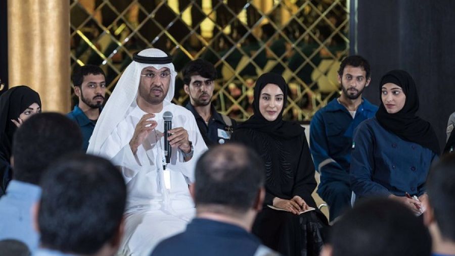 تعد هذه أول حلقة شبابية تقام في منطقة الظفرة وتم تنظيمها بالتعاون مع مجلس الإمارات للشباب