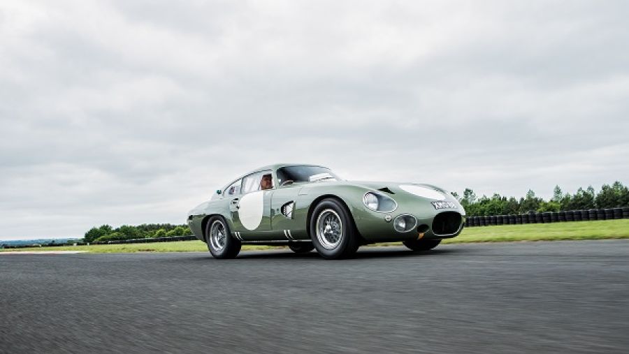 تعتبر سيارة DP215 النسخة الوحيدة والأكثر أهمية التي طورّها قسم Aston Martin Works.