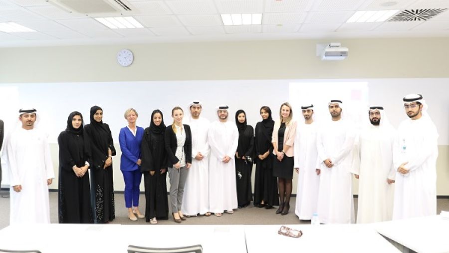 ثلاثة وعشرون طالبًا من أكاديمية الإمارات الدبلوماسية للتطوع في الألعاب الأولمبية الخاصة.