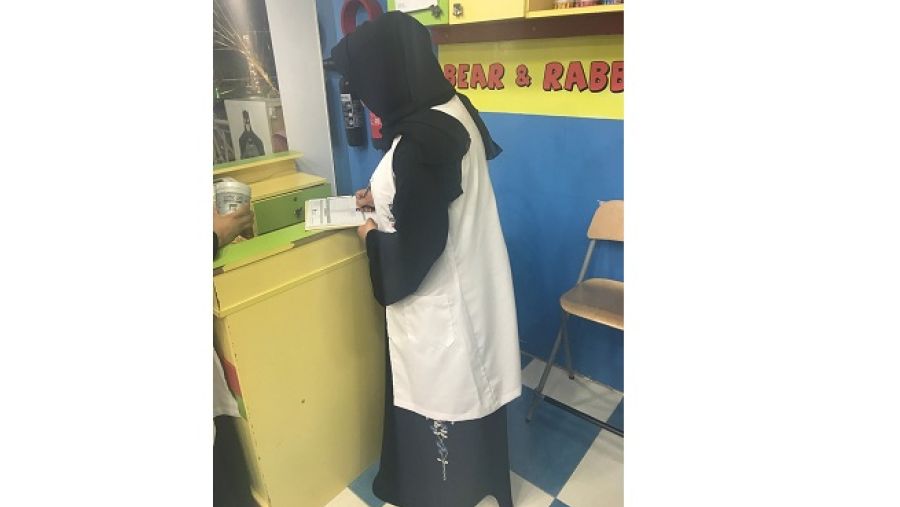 شملت الحملات التفتيش على مراكز وصالونات التجميل النسائية ومحلات بيع مستحضرات ومستلزمات التجميل وصالونات الأطفال، إضافة إلى النوادي الصحية النسائية.