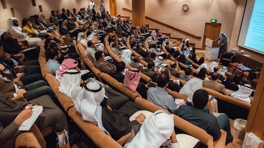 خلال الندوة